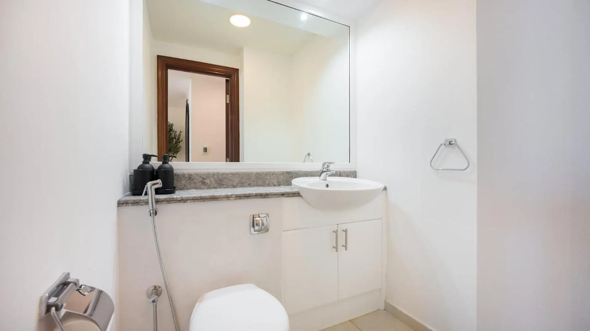 Apartment Prime 2Br Near Marina Mall & Tram Dubai United Arab Emirates