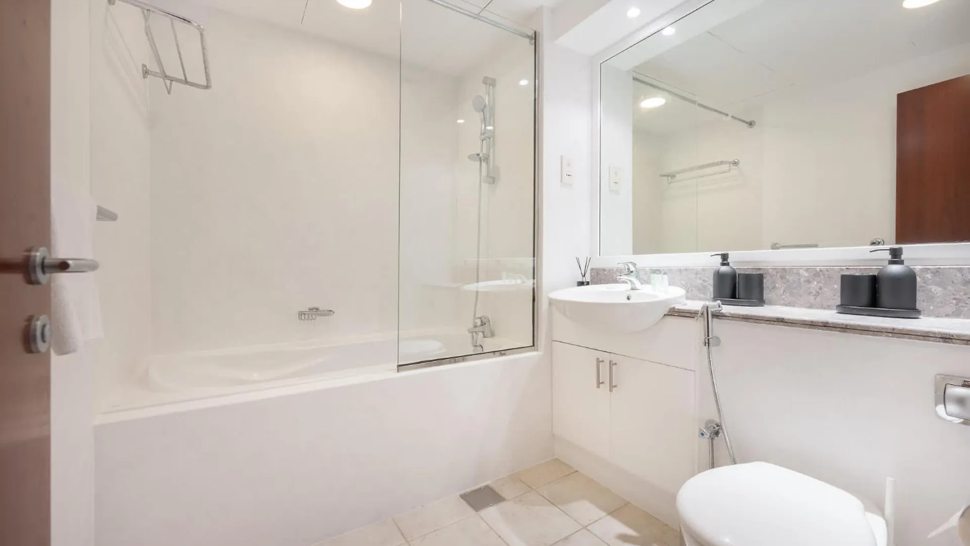 Prime 2Br Near Marina Mall & Tram Dubai