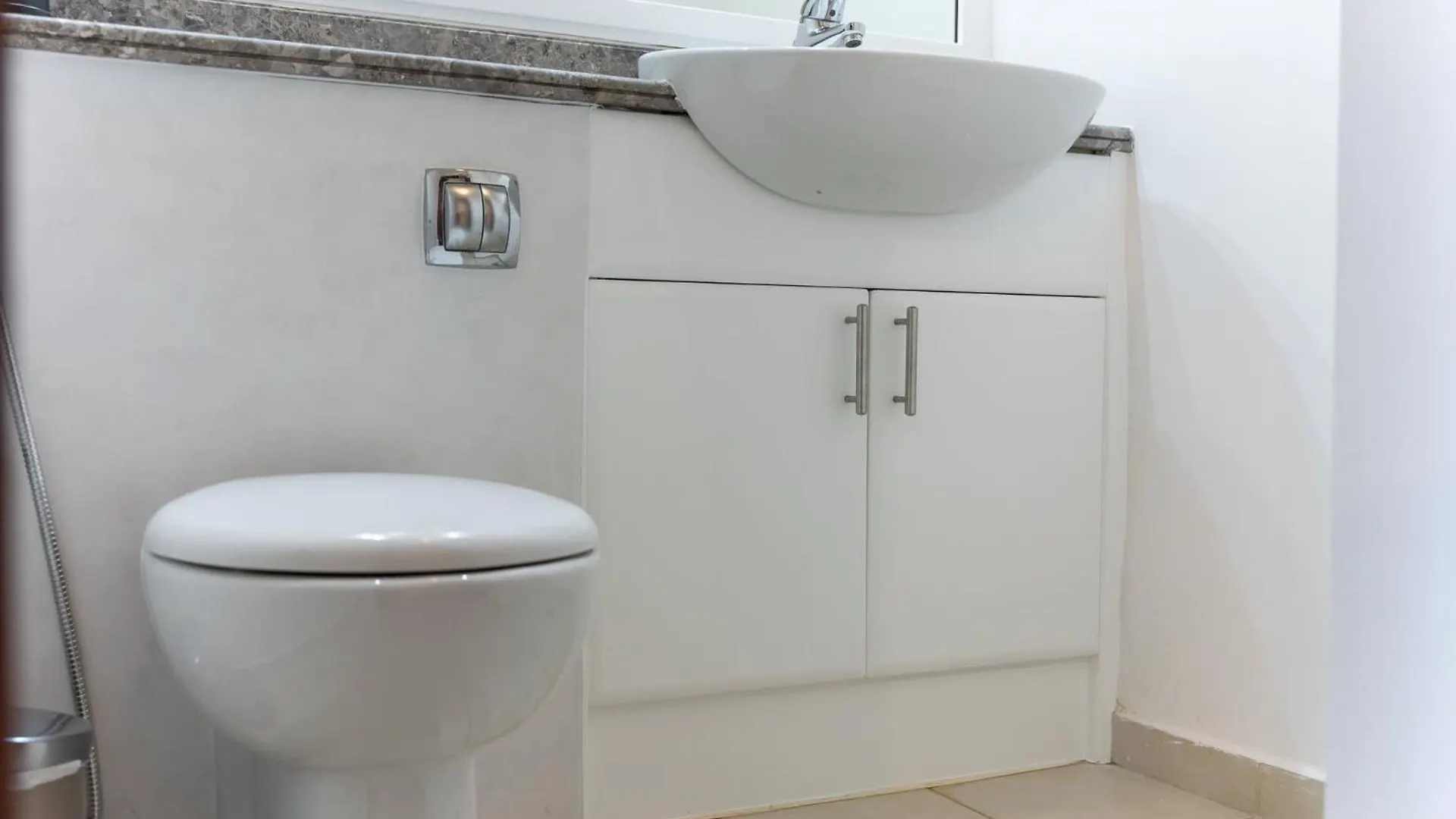 Prime 2Br Near Marina Mall & Tram Dubai 0*,