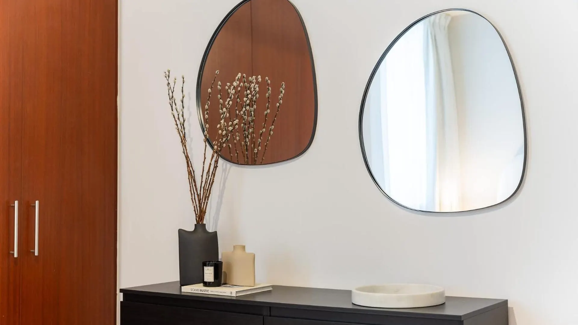 Prime 2Br Near Marina Mall & Tram Dubai Apartment