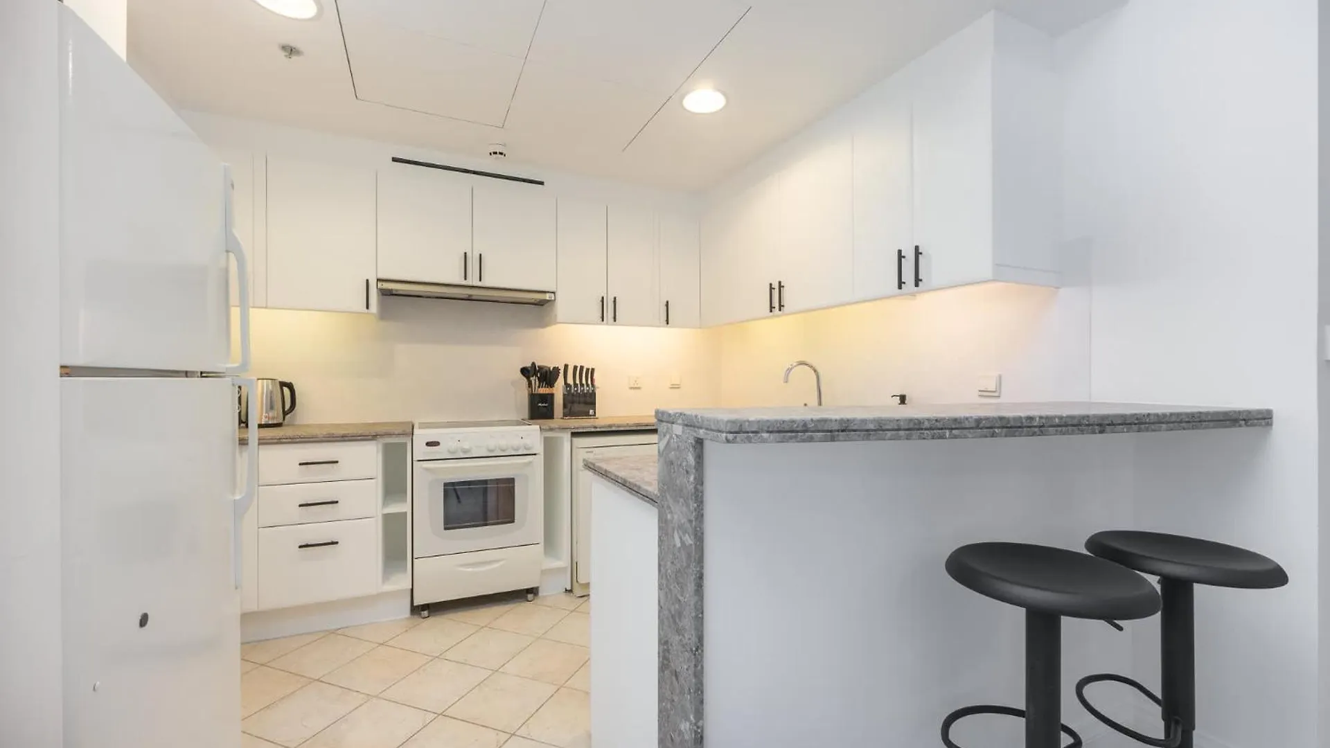 Prime 2Br Near Marina Mall & Tram Dubai 0*,